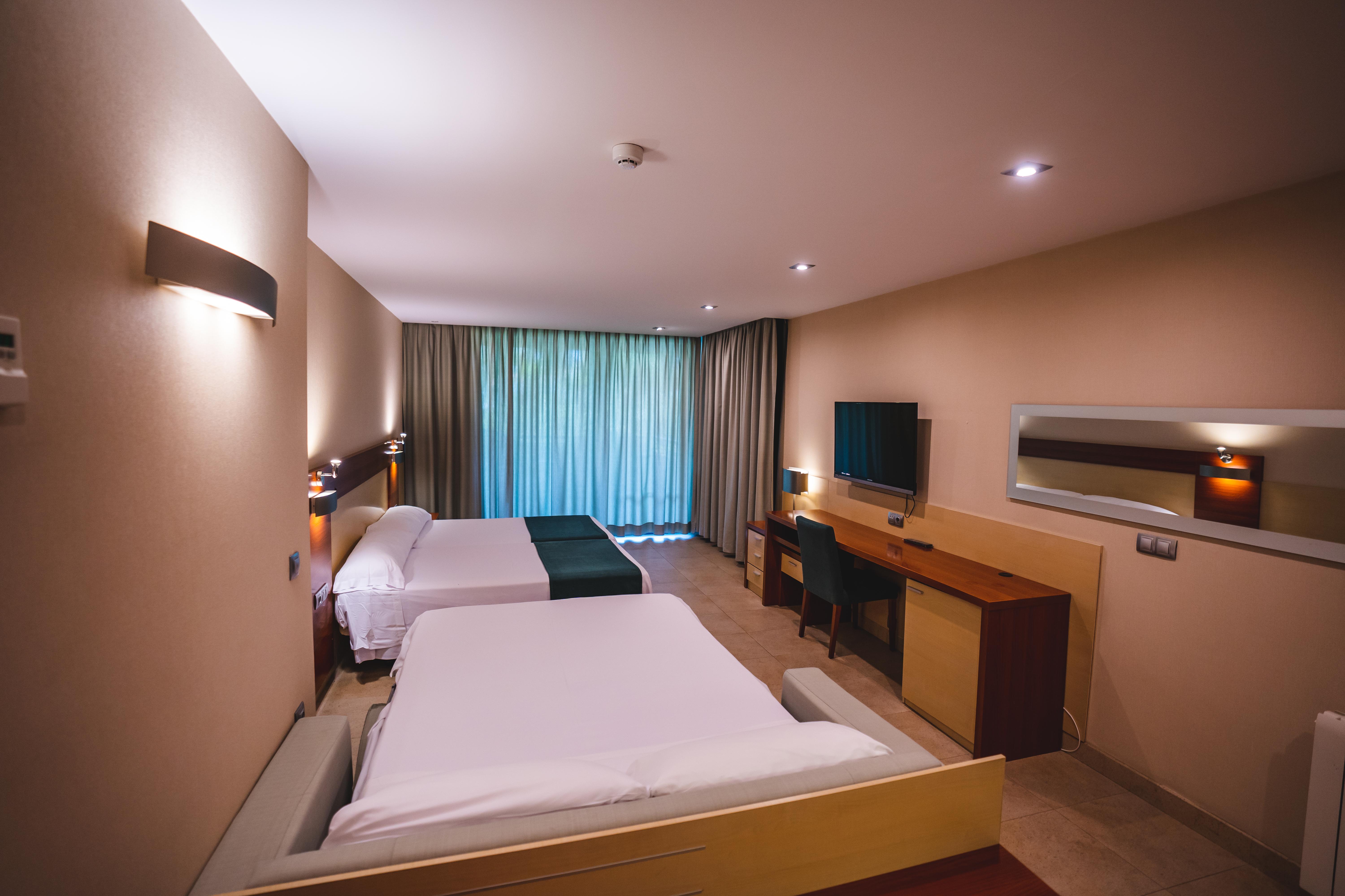 Hotel Deloix 4* Sup Benidorm Bagian luar foto