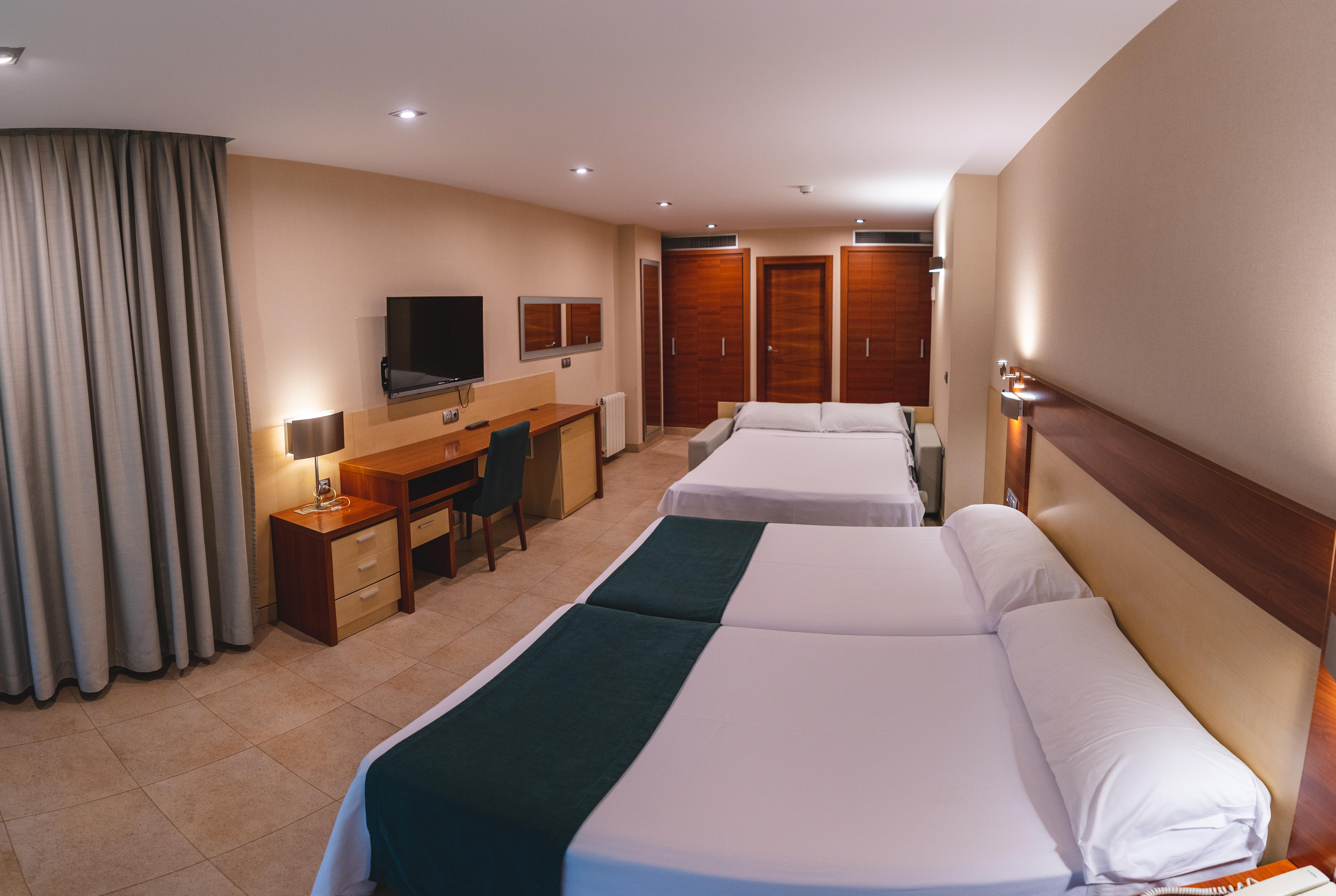 Hotel Deloix 4* Sup Benidorm Bagian luar foto