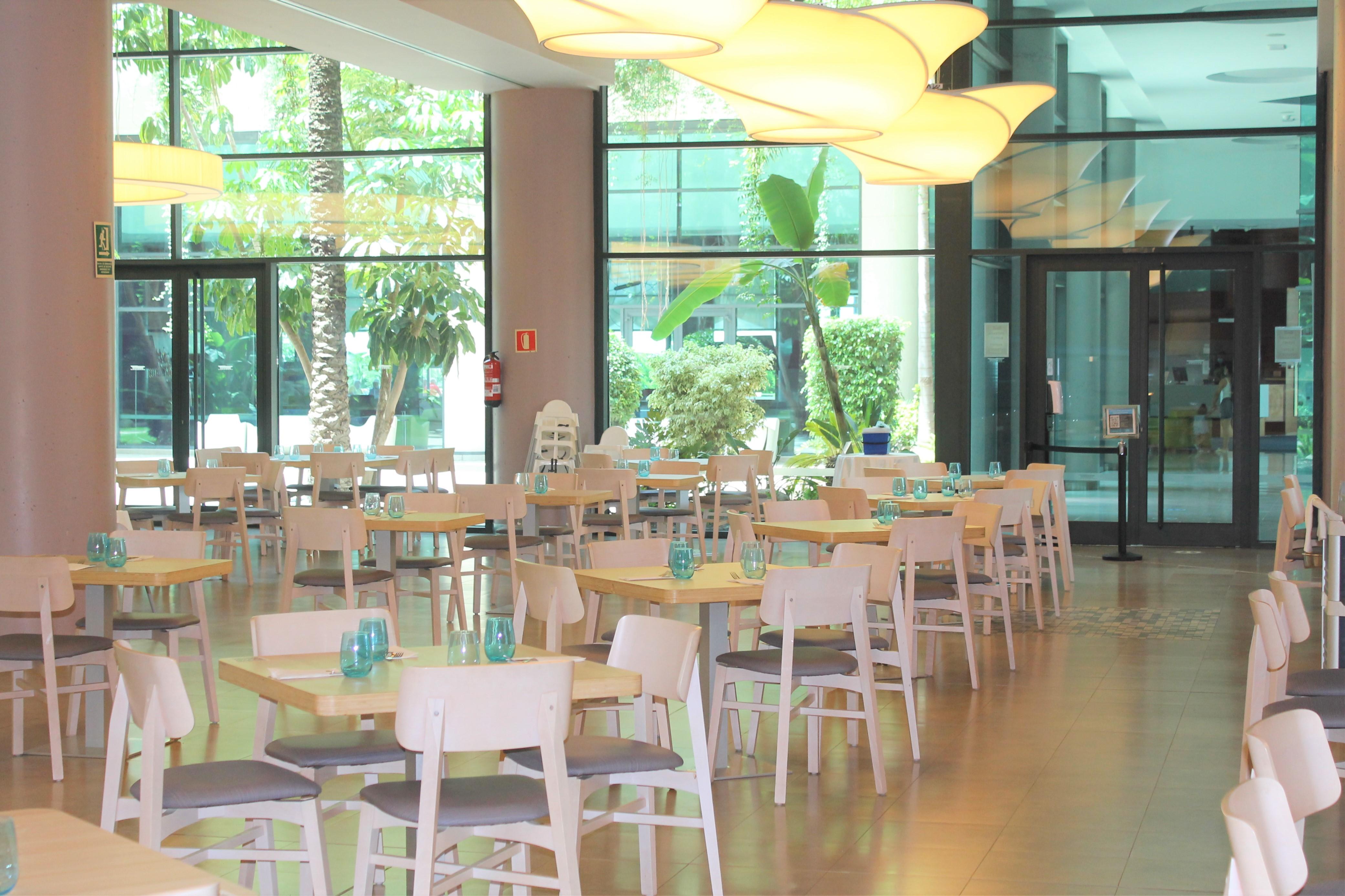 Hotel Deloix 4* Sup Benidorm Bagian luar foto