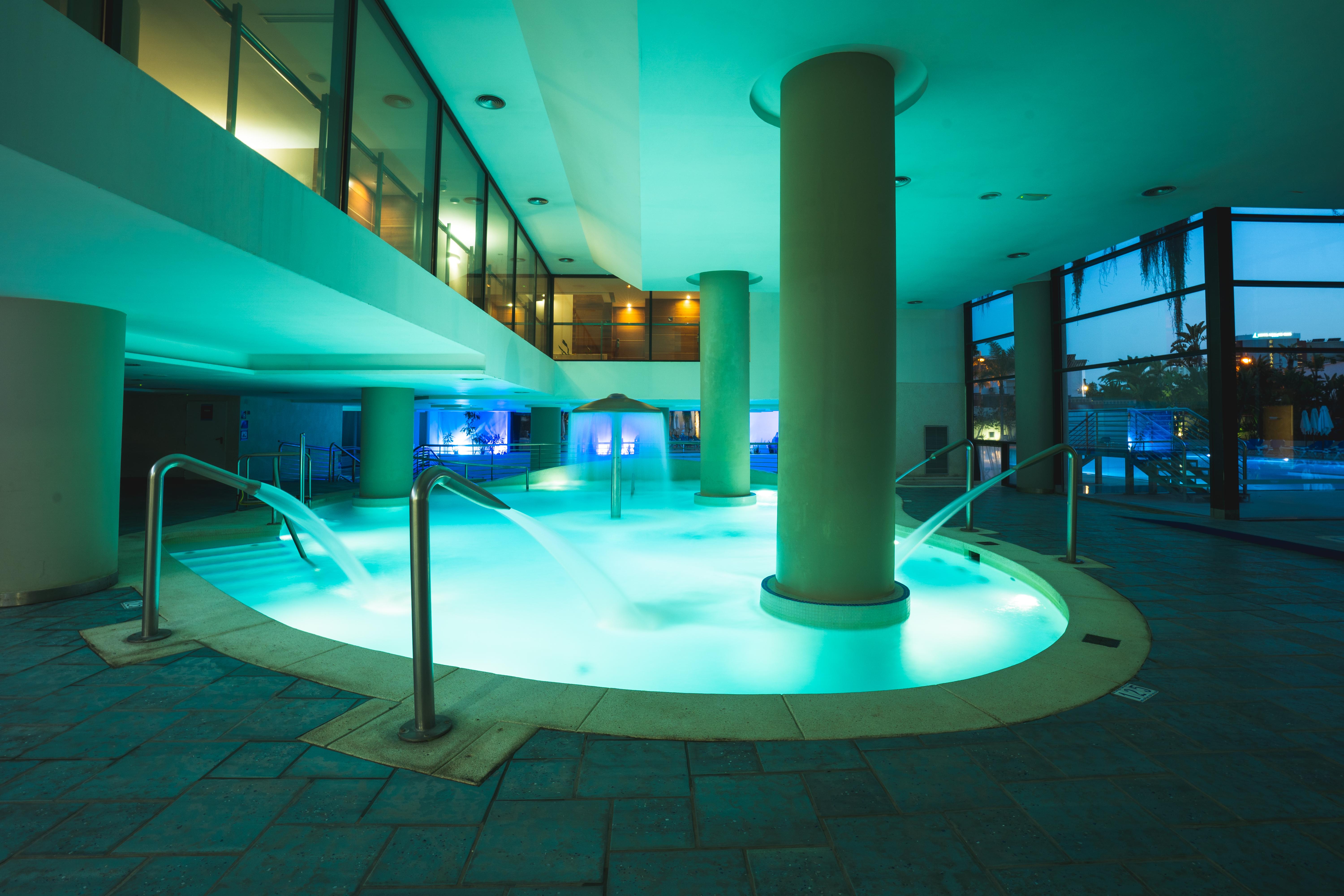 Hotel Deloix 4* Sup Benidorm Bagian luar foto