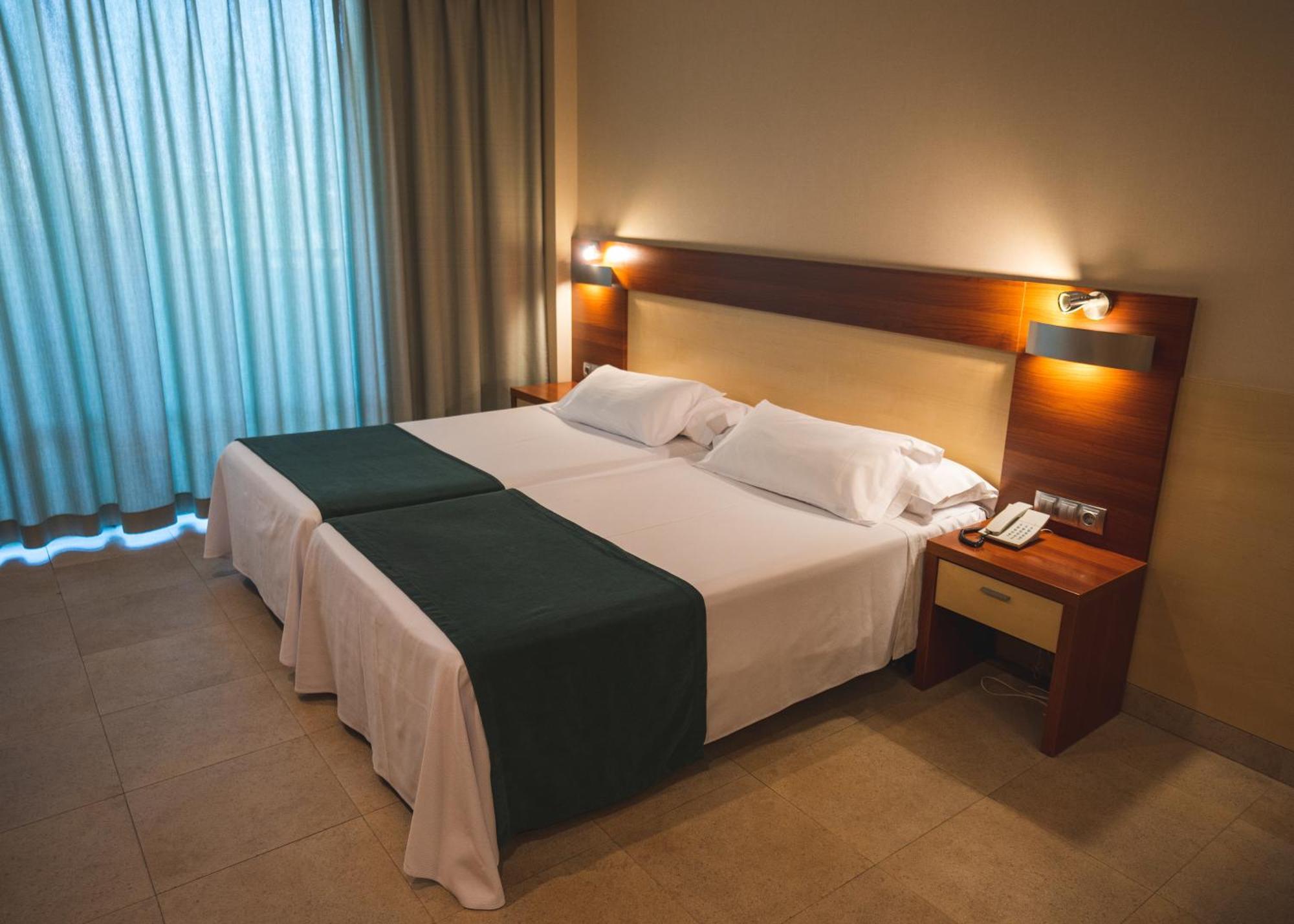 Hotel Deloix 4* Sup Benidorm Bagian luar foto